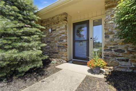 21300 Oak Bark Trail Strongsville OH 44149