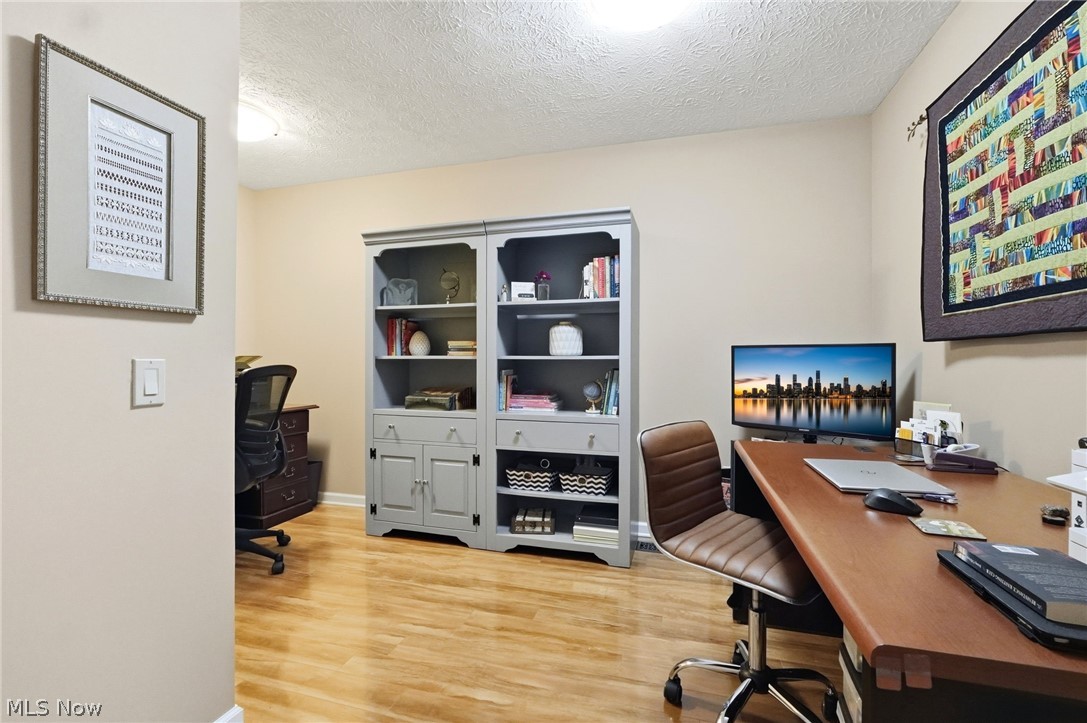 21300 Oak Bark Trail Strongsville OH 44149