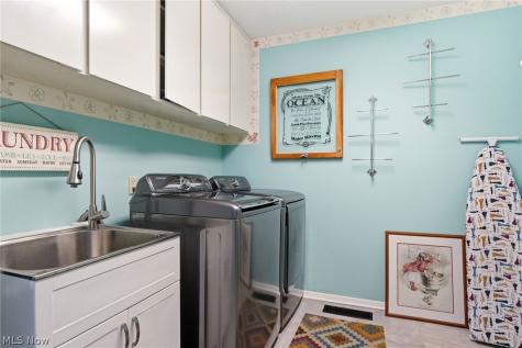 21300 Oak Bark Trail Strongsville OH 44149