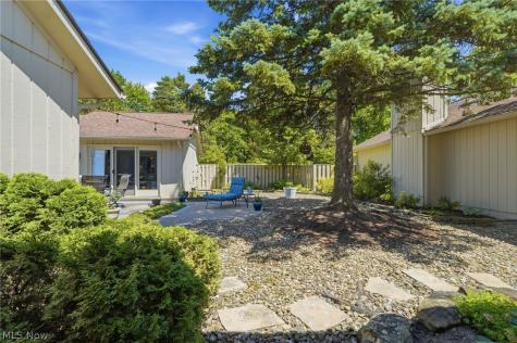 21300 Oak Bark Trail Strongsville OH 44149