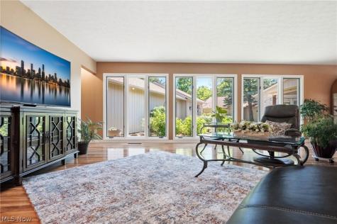 21300 Oak Bark Trail Strongsville OH 44149