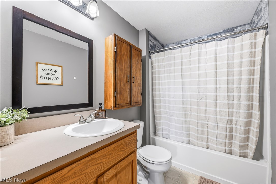 100 Laura Lane Cortland OH 44410