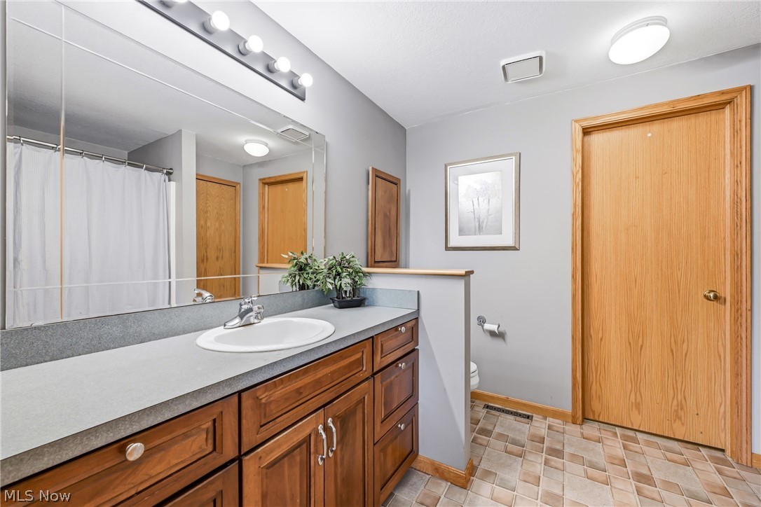 100 Laura Lane Cortland OH 44410