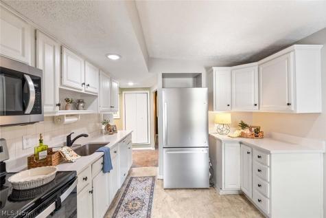 4631 Crystal Lake Avenue NW Canal Fulton OH 44614