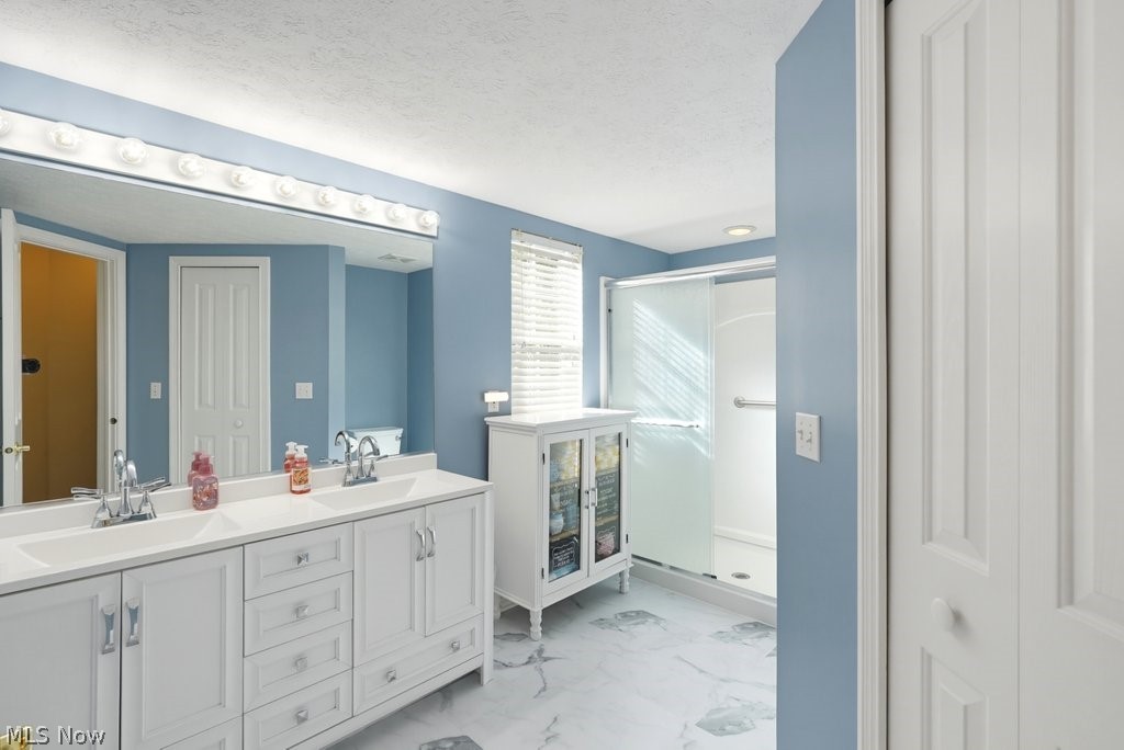 386 Woodside Drive Sagamore Hills OH 44067
