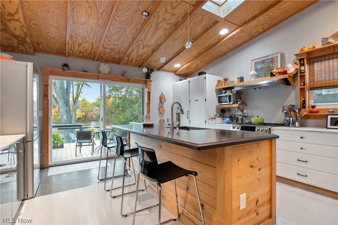 11190 Diehl Lake Drive Berlin Center OH 44401