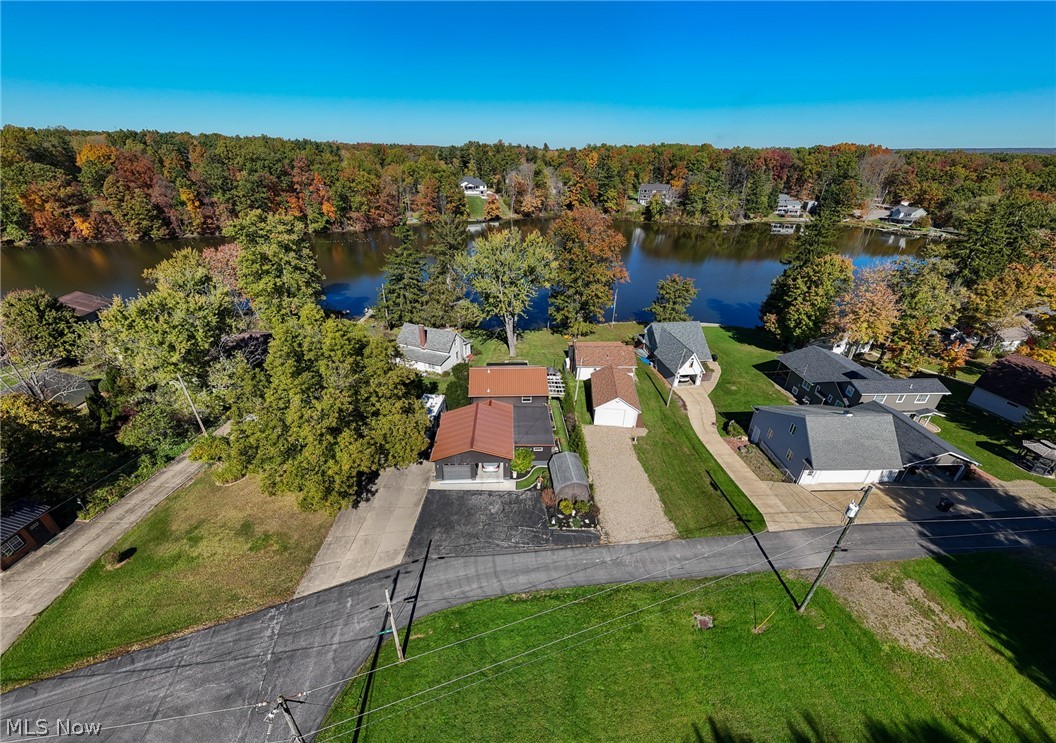 11190 Diehl Lake Drive Berlin Center OH 44401