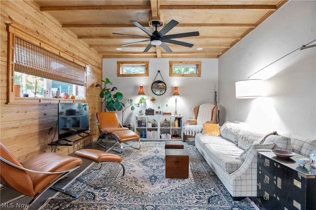 11190 Diehl Lake Drive Berlin Center OH 44401