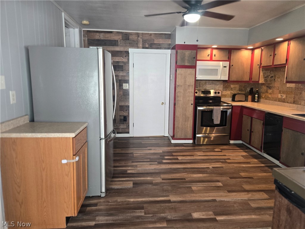 620 Franklin Avenue Conesville OH 43811