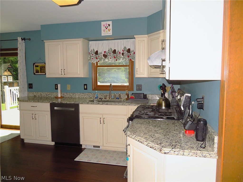 318 Hendrix Boulevard Lagrange OH 44050
