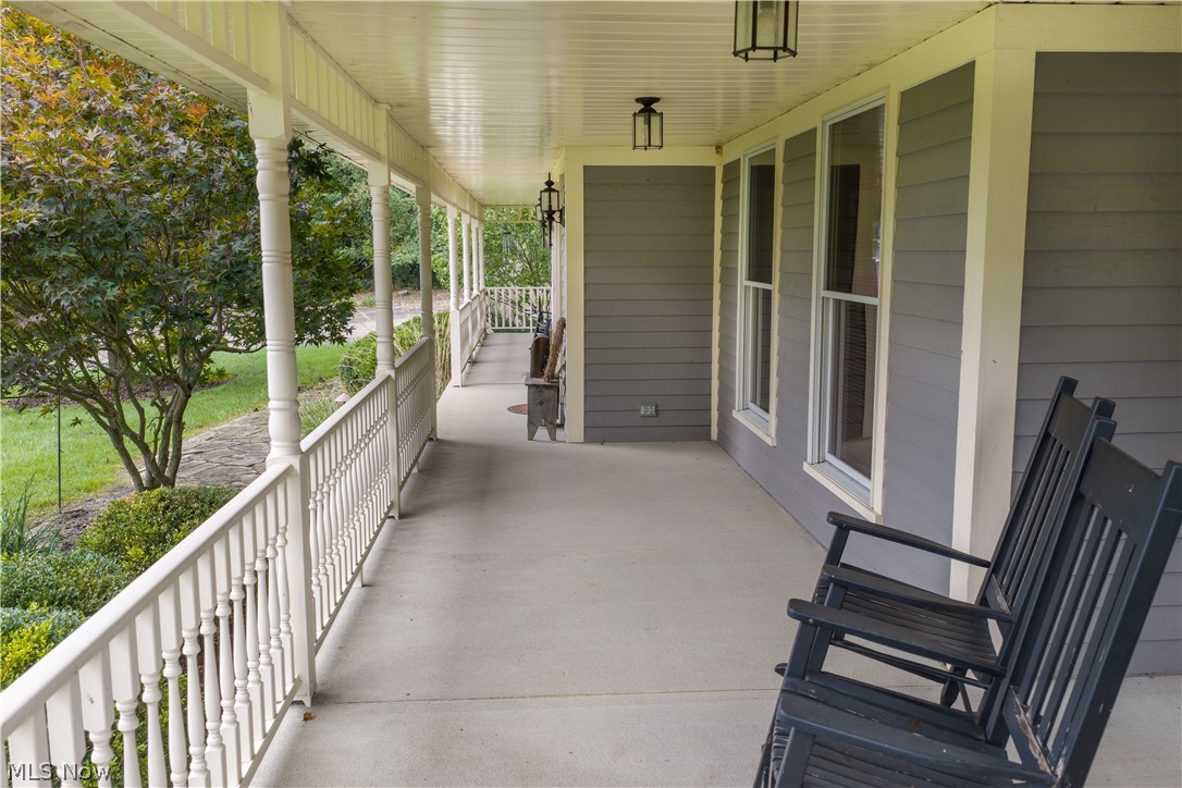 552 Springwood Circle SW New Philadelphia OH 44663