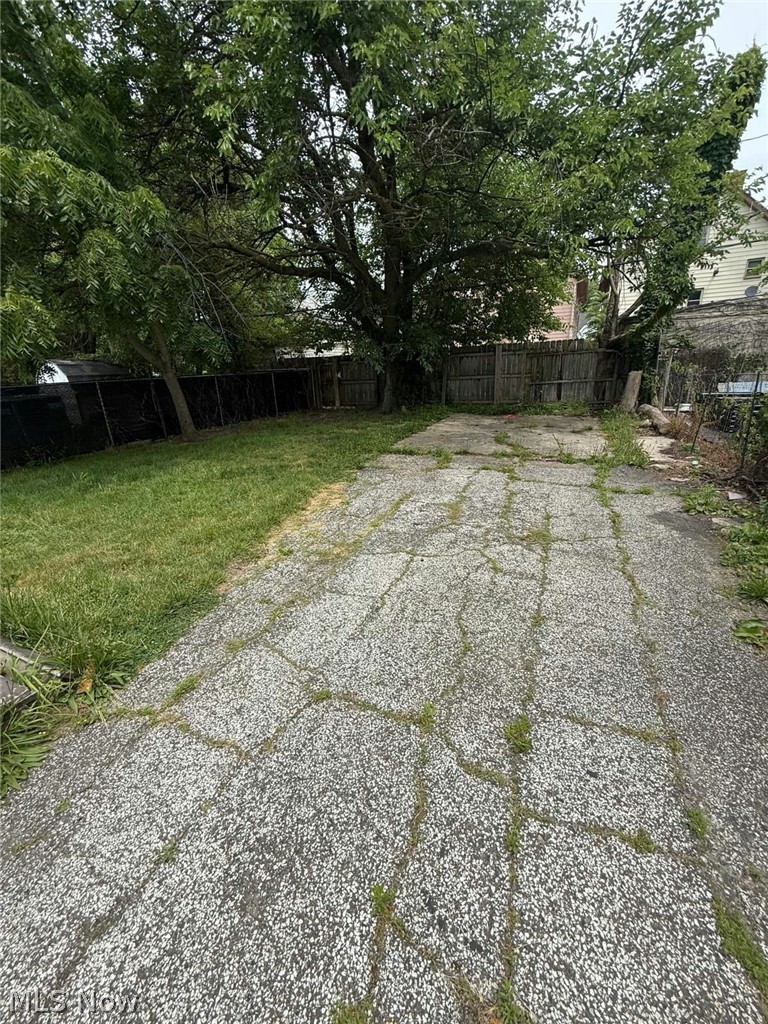 1485 E 172nd Street Cleveland OH 44110