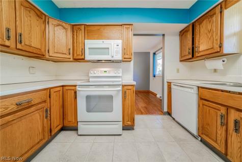 4134 Sarasota Drive Parma OH 44134