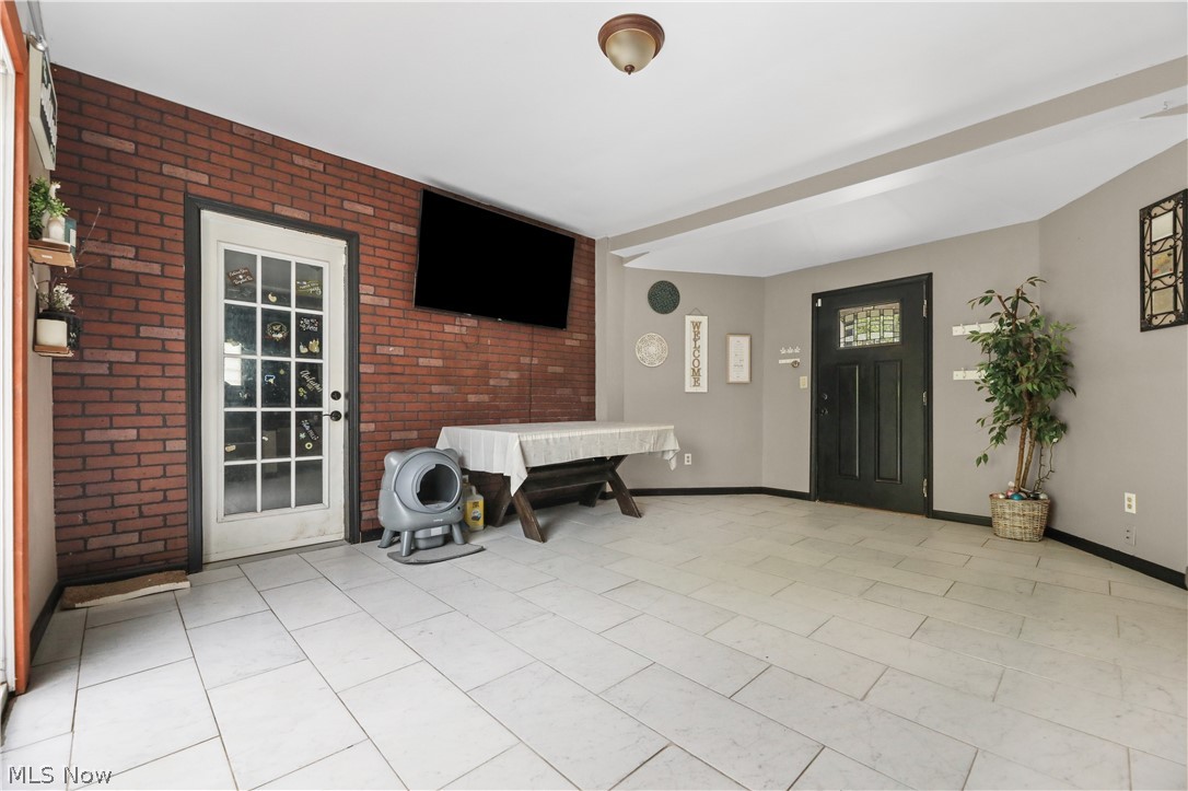 1043 Slosson Street Akron OH 44320