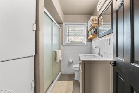 1043 Slosson Street Akron OH 44320
