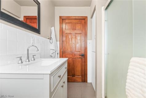 1043 Slosson Street Akron OH 44320
