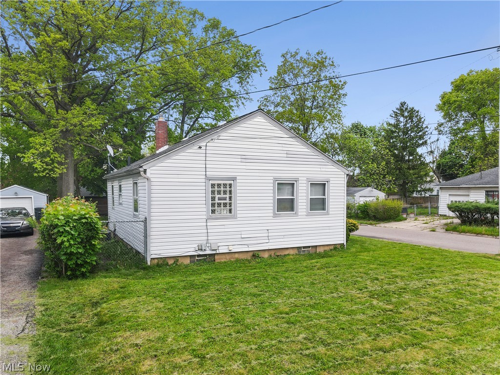 1043 Slosson Street Akron OH 44320