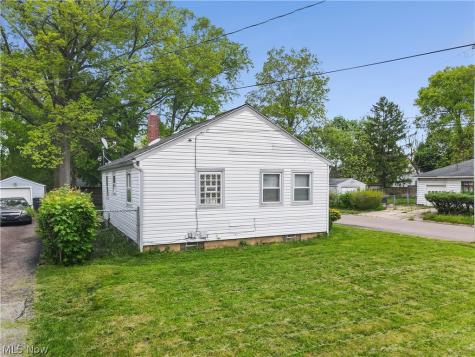 1043 Slosson Street Akron OH 44320