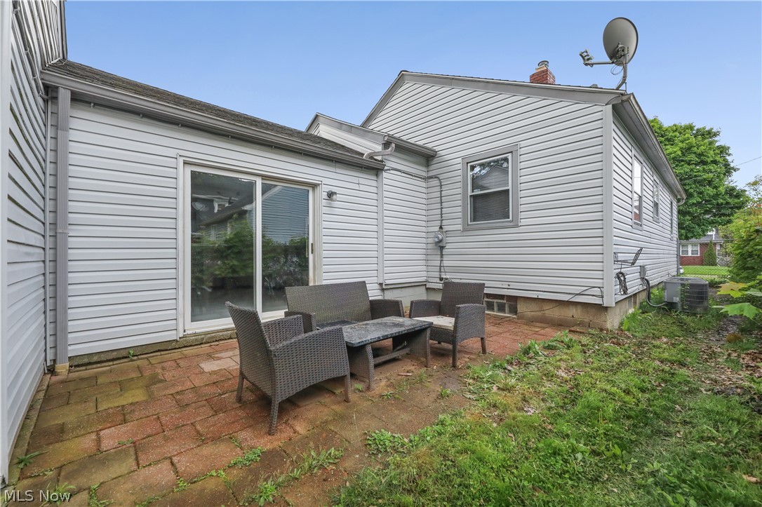 1043 Slosson Street Akron OH 44320