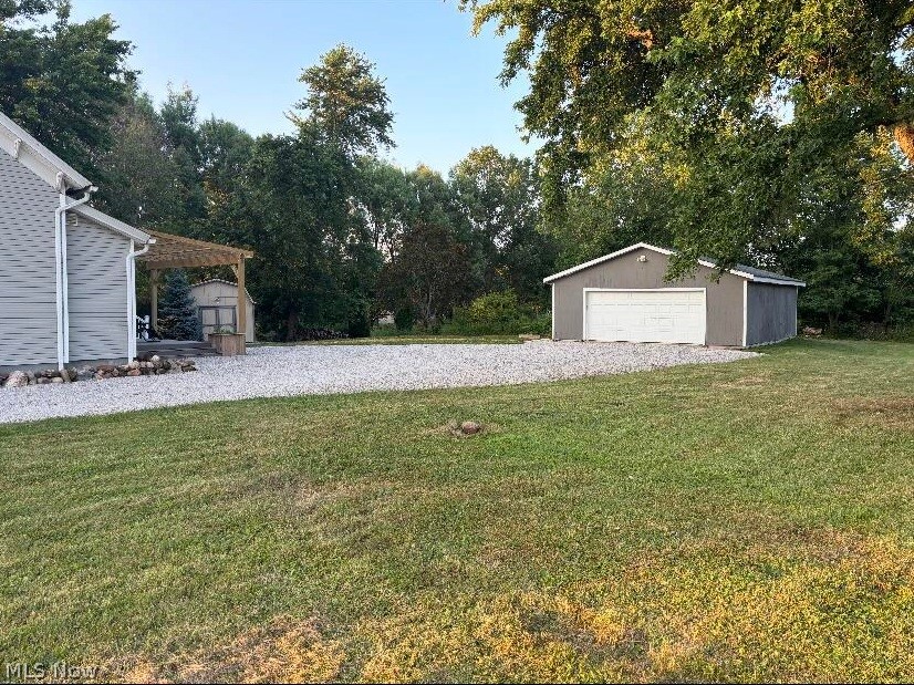8463 Dewey Road Montville OH 44064