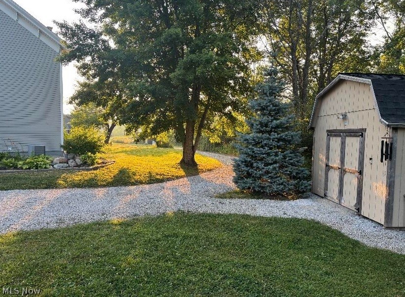 8463 Dewey Road Montville OH 44064