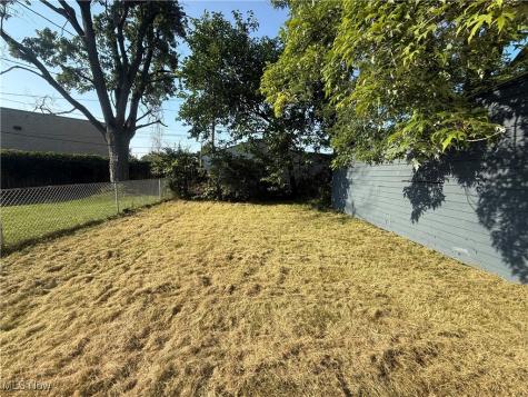12620 Grimsby Avenue Cleveland OH 44135