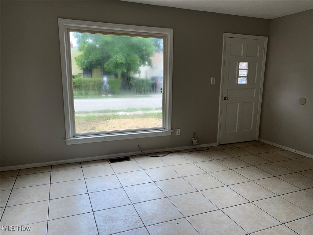 12620 Grimsby Avenue Cleveland OH 44135