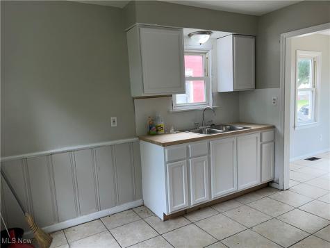 12620 Grimsby Avenue Cleveland OH 44135