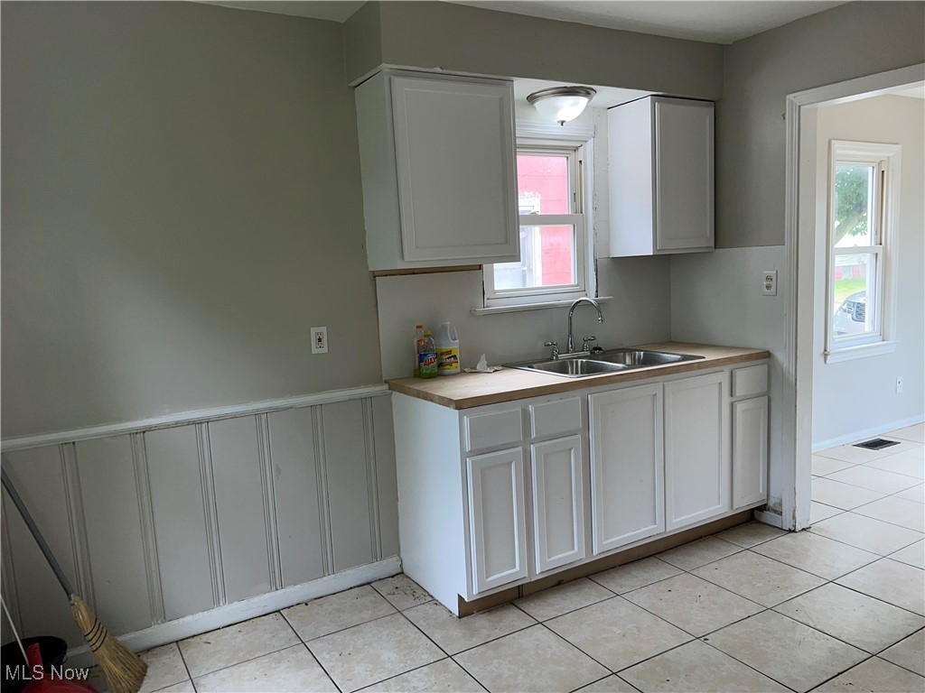 12620 Grimsby Avenue Cleveland OH 44135