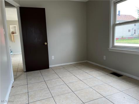 12620 Grimsby Avenue Cleveland OH 44135