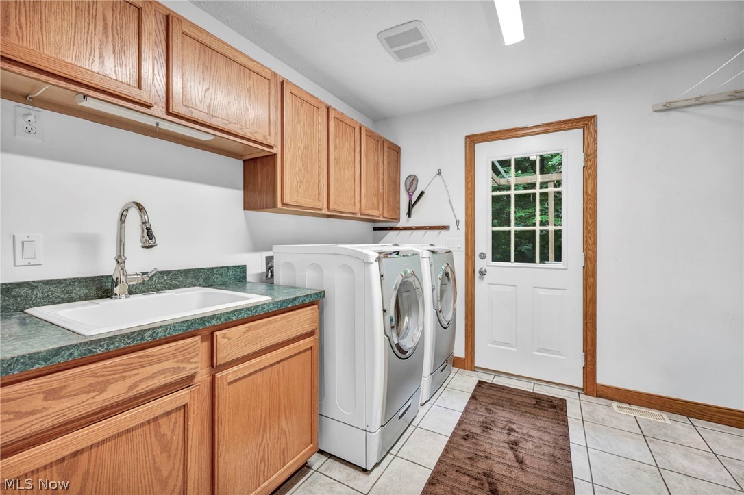 9198 Regency Woods Drive Kirtland OH 44094