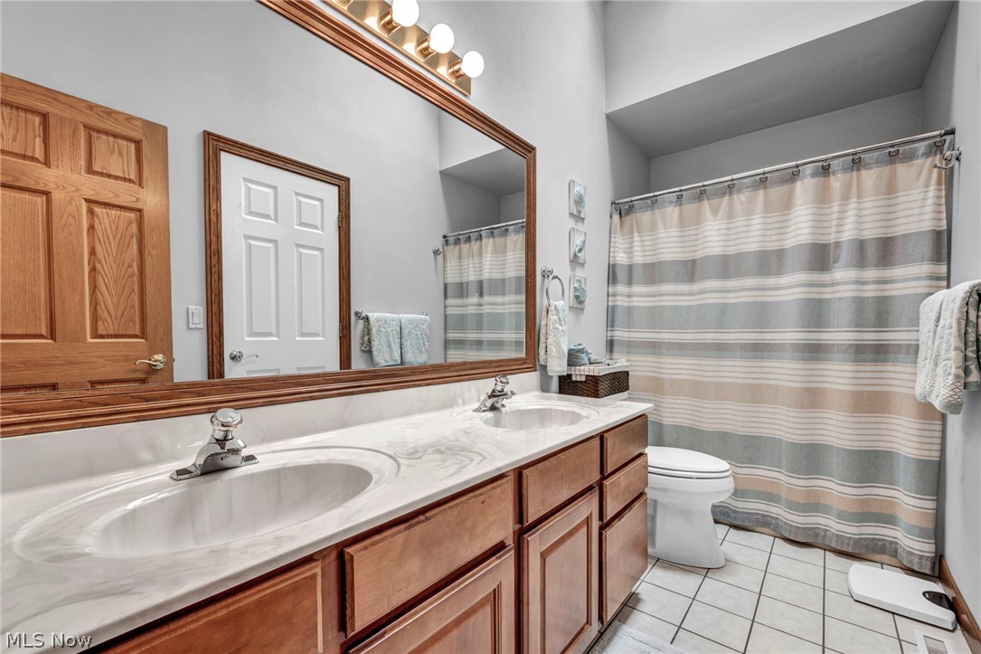 9198 Regency Woods Drive Kirtland OH 44094