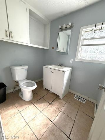 3283 W 54th Street Cleveland OH 44102