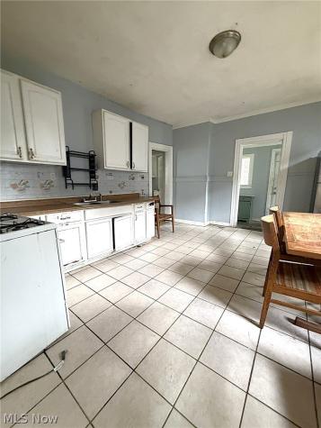 3283 W 54th Street Cleveland OH 44102
