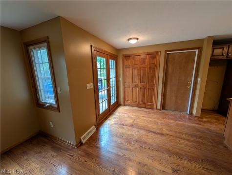7353 Columbia Olmsted Falls OH 44138