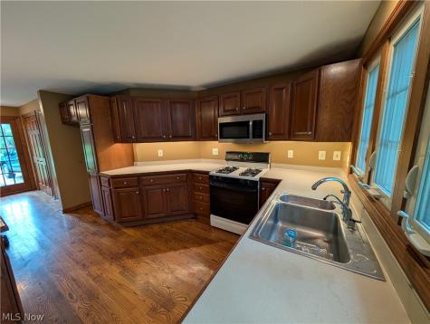7353 Columbia Olmsted Falls OH 44138