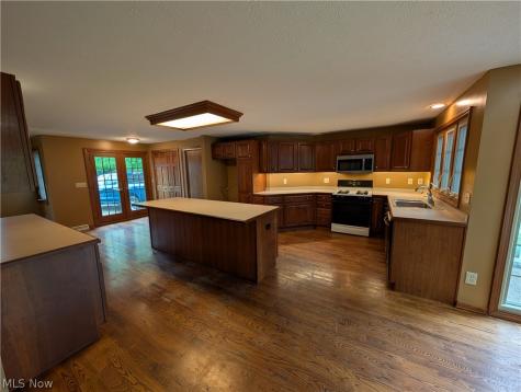 7353 Columbia Olmsted Falls OH 44138