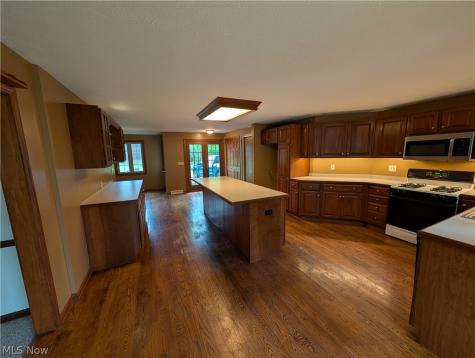7353 Columbia Olmsted Falls OH 44138