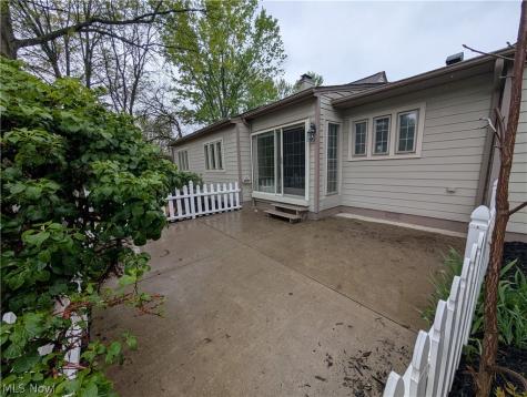 7353 Columbia Olmsted Falls OH 44138