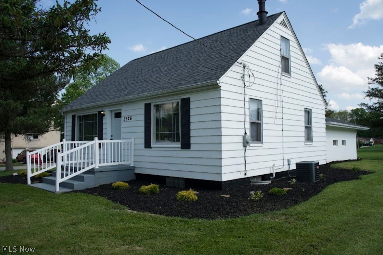 2526 Reeves Road NE Howland OH 44483