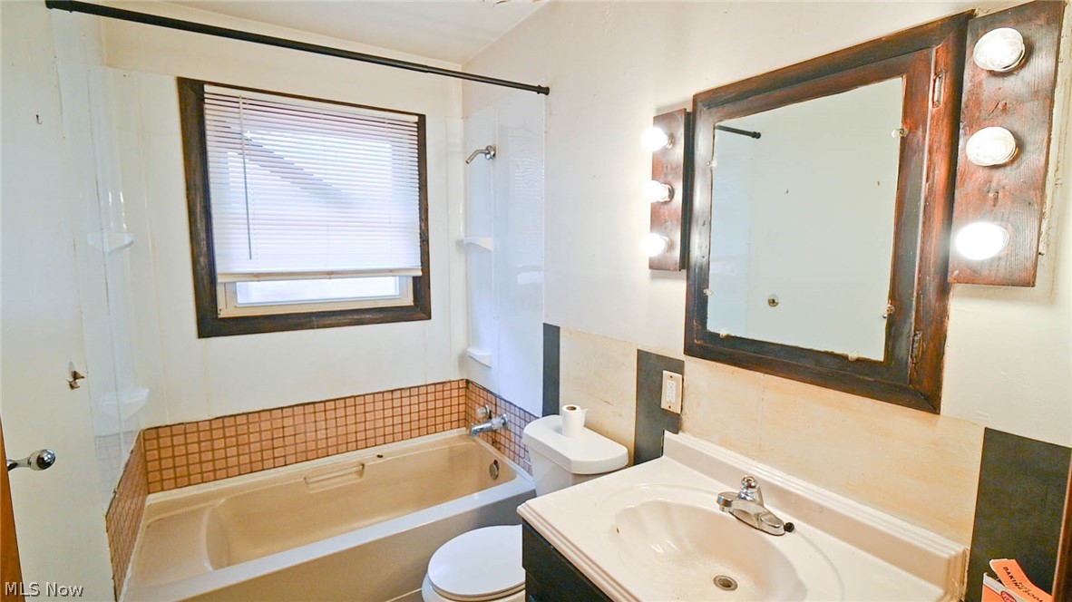 11 Brookline Avenue Youngstown OH 44505