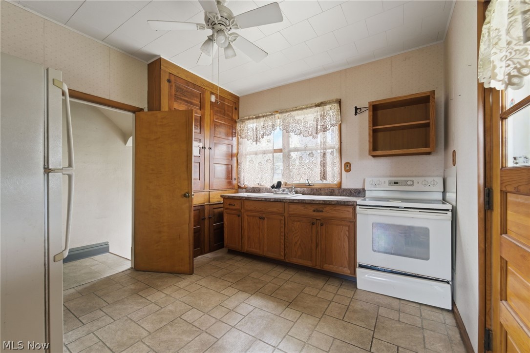 284 W Main Road Conneaut OH 44030