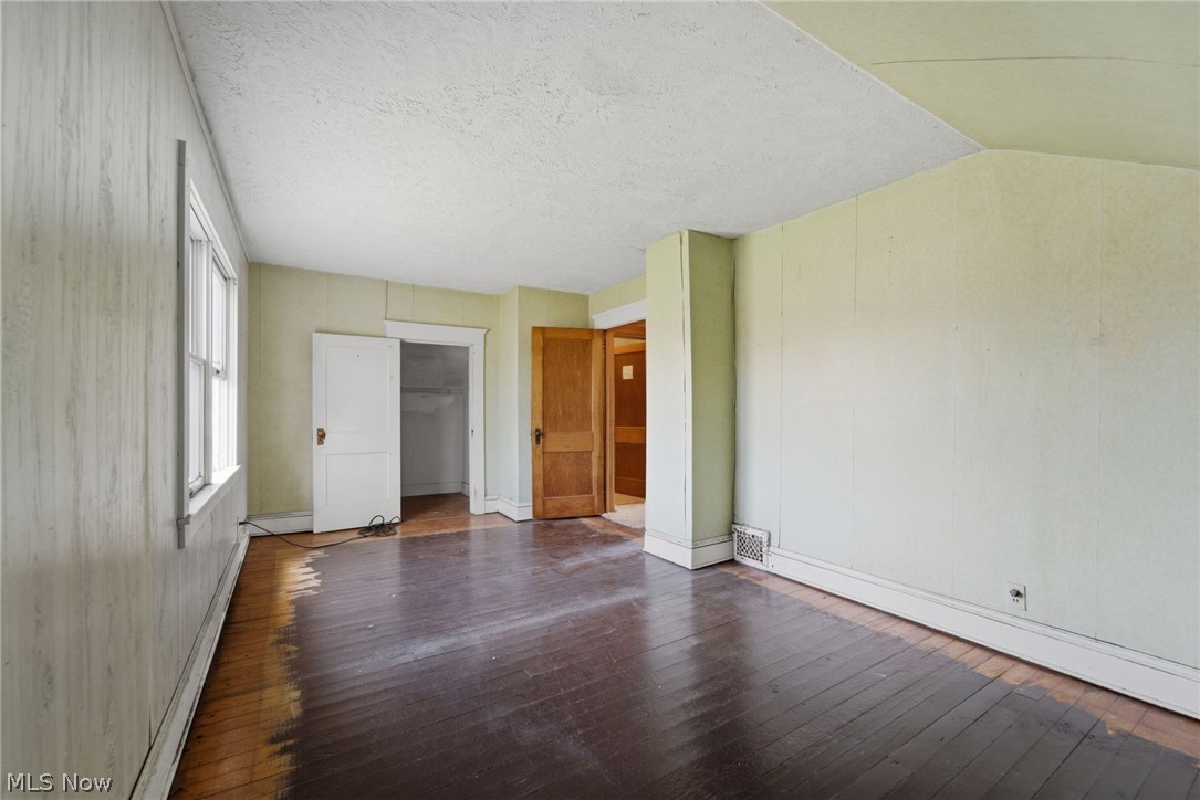 284 W Main Road Conneaut OH 44030