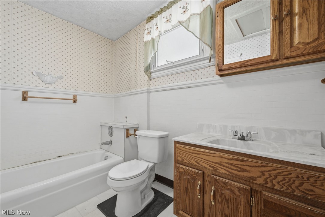 284 W Main Road Conneaut OH 44030