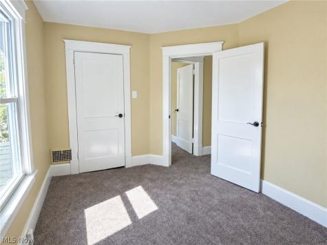 444 Emery Avenue Youngstown OH 44507