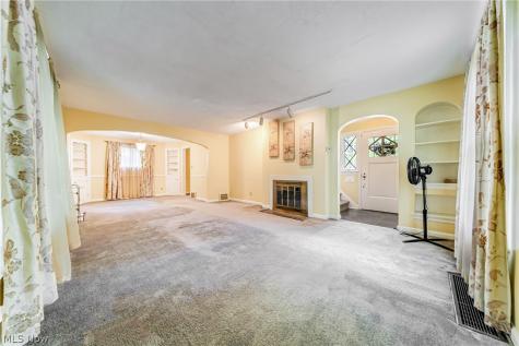 2038 Staunton Road Cleveland Heights OH 44118