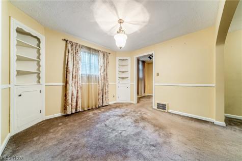 2038 Staunton Road Cleveland Heights OH 44118