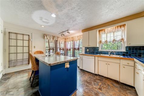 2038 Staunton Road Cleveland Heights OH 44118