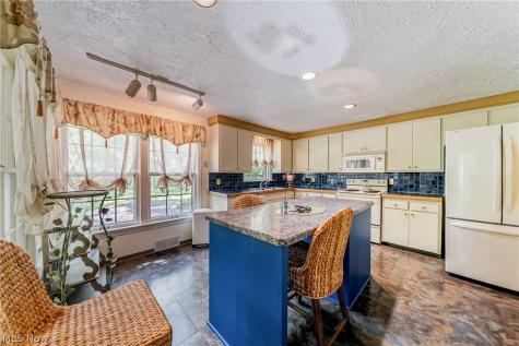 2038 Staunton Road Cleveland Heights OH 44118