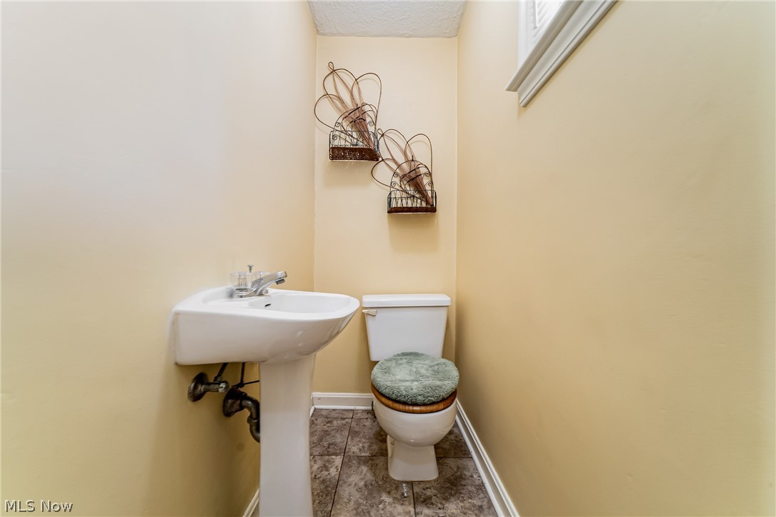 2038 Staunton Road Cleveland Heights OH 44118